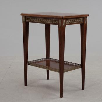 BORD, gustaviansk stil, 1900-talets andra hälft.