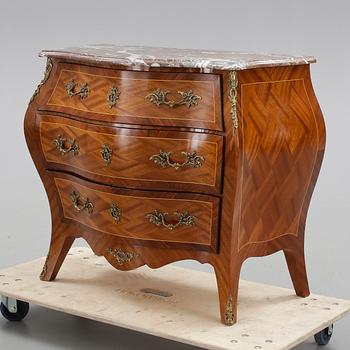 BYRÅ, rokokostil, 1900-talets mitt.