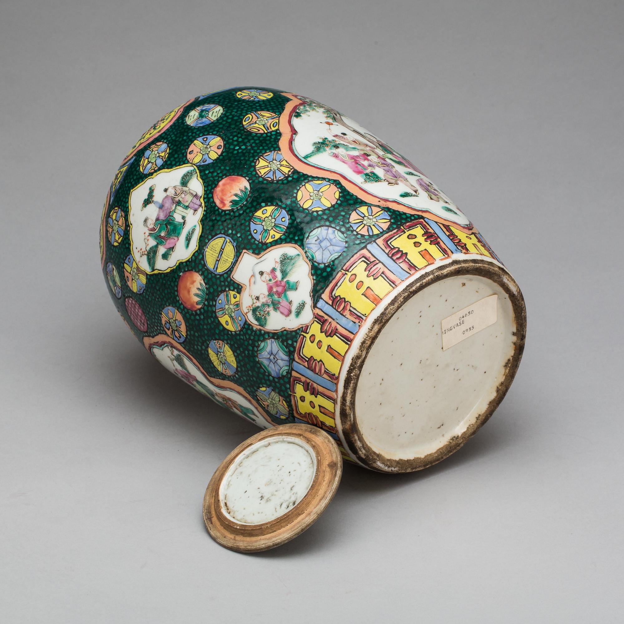 LOCKURNA, porslin, Kina, 1800/1900-tal.