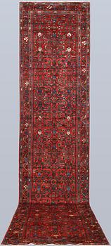 Gallery carpet, Hamadan, ca 505 x 113 cm.