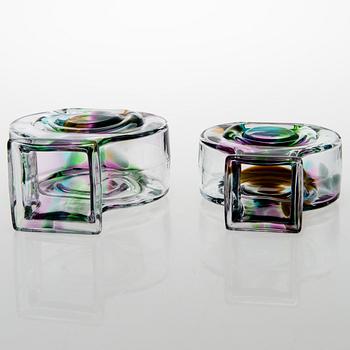 HELENA TYNELL, vaser, 2 st signerade Riihimäen Lasi Oy, Helena Tynell.