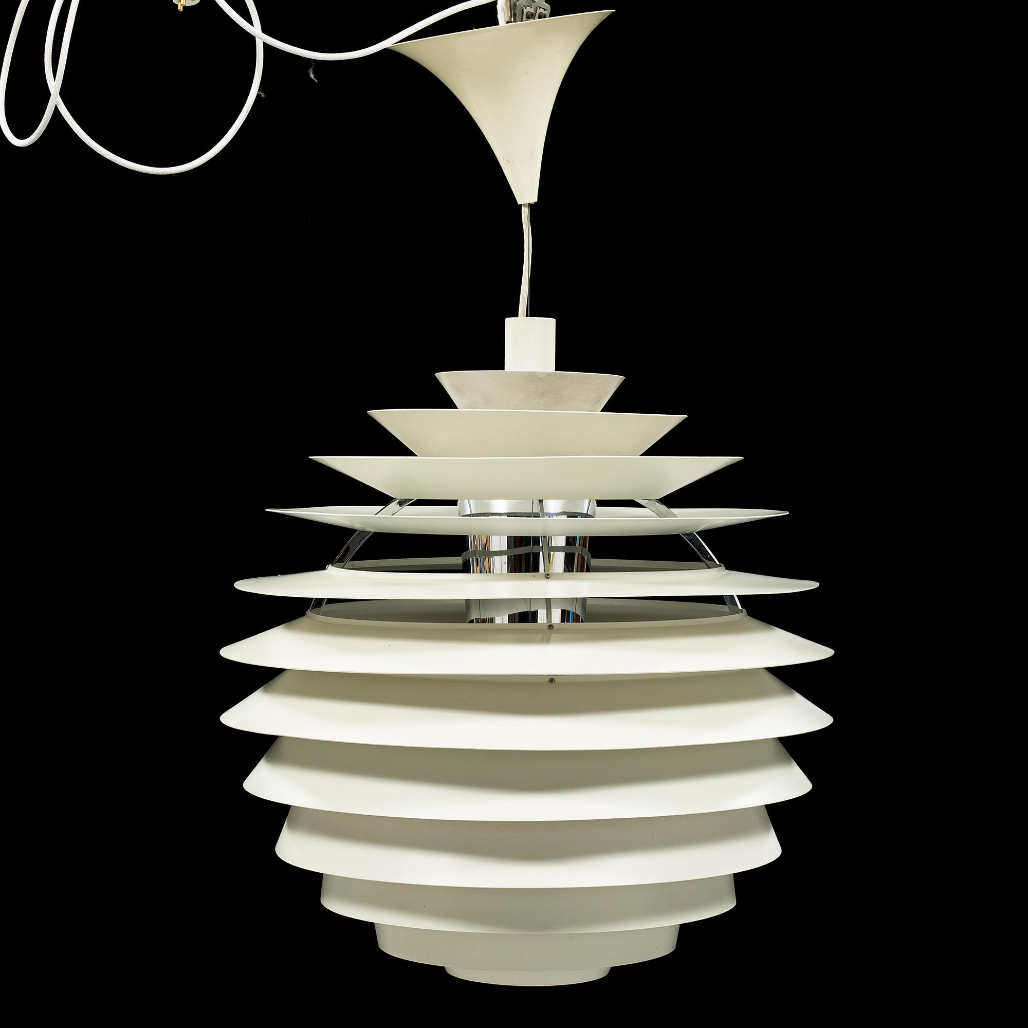 POUL HENNINGSEN, taklampa, "PH Globe / Louvre", Louis Poulsen, Danmark, formgiven 1958.