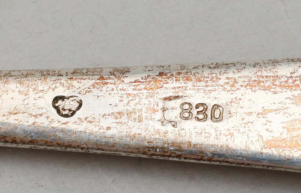 RESEBESTICK, 3 del, silver, sekelskiftet 1900. Samt 2 serviettringar. Tot vikt ca 186 g.