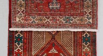 MATTA, Hamadan, 295 x 95 cm.