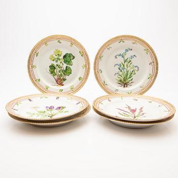 Royal Copenhagen, Plates, six pieces, (Hausmålerai), 1950s.