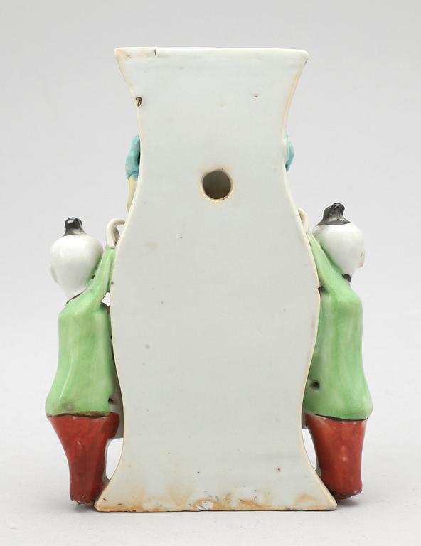 VÄGGVAS, porslin, Kina, 1800-tal.