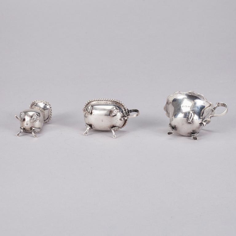 KRYDDSTÄLL, 3 st, silver, bl a England. Tot vikt 130,3 g.