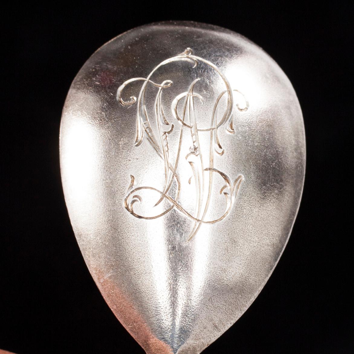 SKEDAR 12 st, silver, hovleverantören Vladimirov, Moskva 1898-1914. Vikt ca 153,5 g.