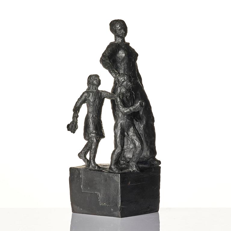 Ninnan Santesson, Woman with two playing children.