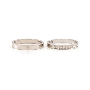 Alliance rings, a pair of 18K white gold with diamonds.