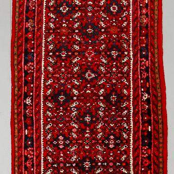 MATTA, orientalisk. Ca 420 x 88 cm.