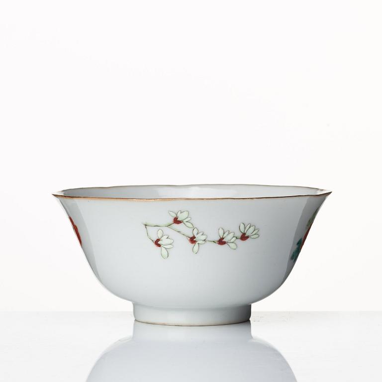 Two Chinese bowls, late Qing dynasty, circa 1900.