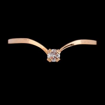 RINGAR, 6 st, 18 k guld med olika stenar. Total vikt ca 5 gram.