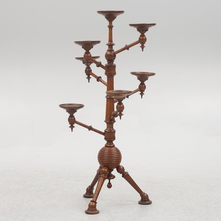 A pedestal/flower table, late 20th century.