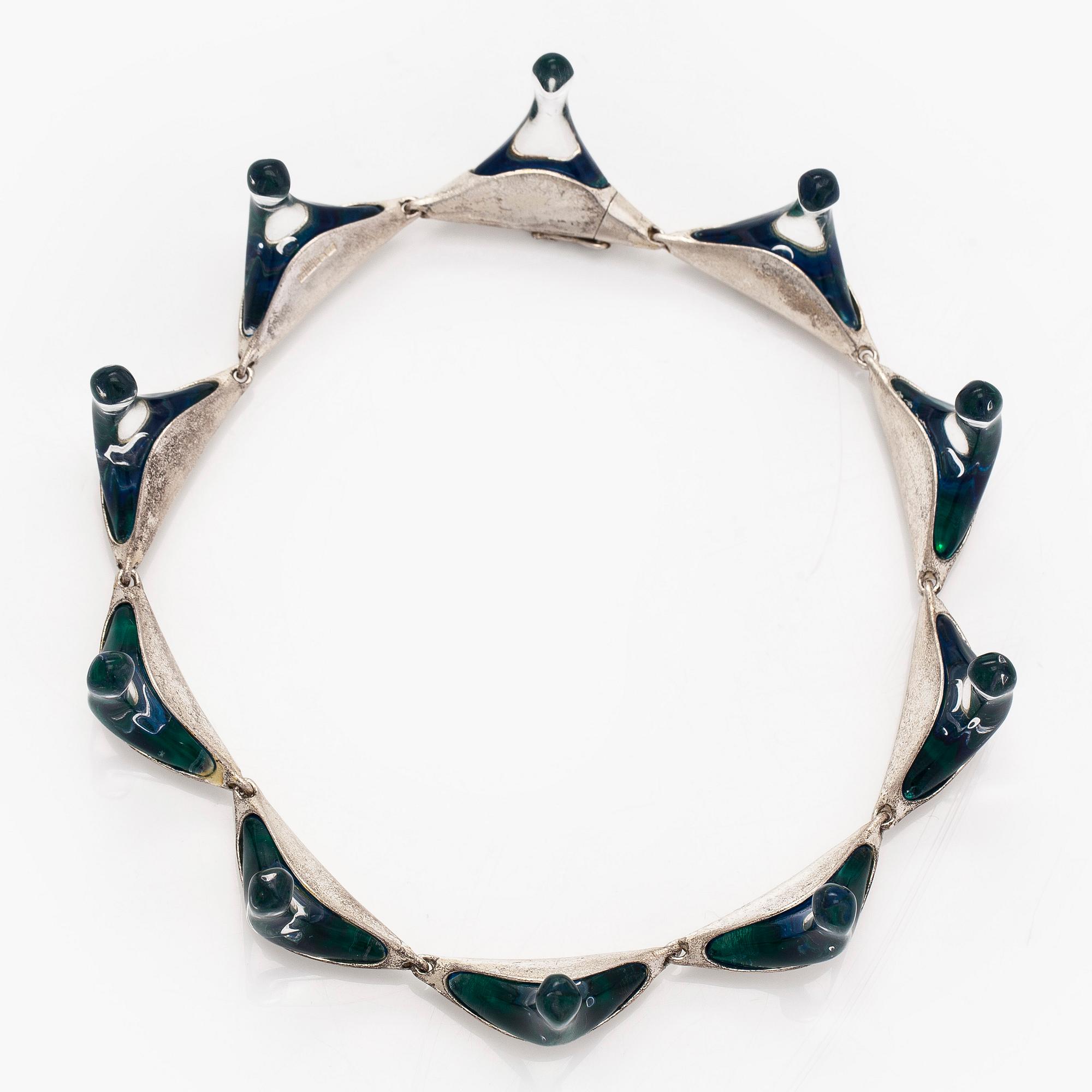 Björn Weckström, kaulakoru, "Corona", hopeaa ja akryyliä.