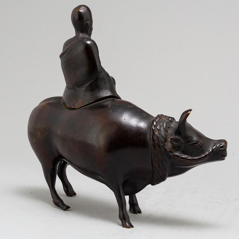 SKULPTUR, brons. Kina, 1900-talets första hälft.