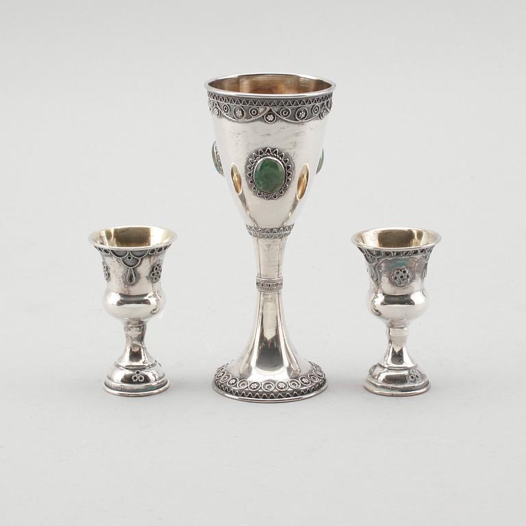 POKALER, 3 st, silver, orientaliska, 1900-talets andra hälft. Vikt ca 105 gram.
