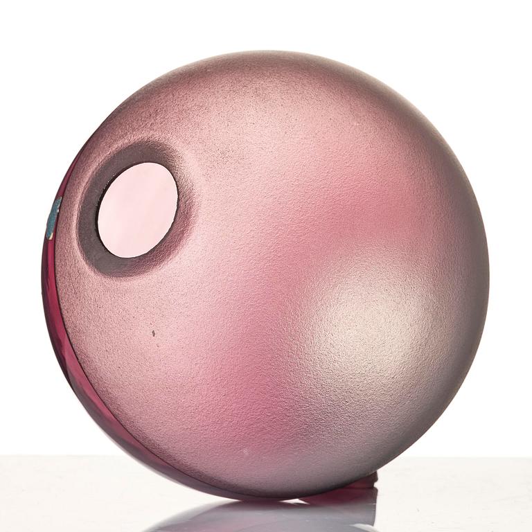 Vicke Lindstrand, a glass vase, Orrefors, Sweden, 1930s.