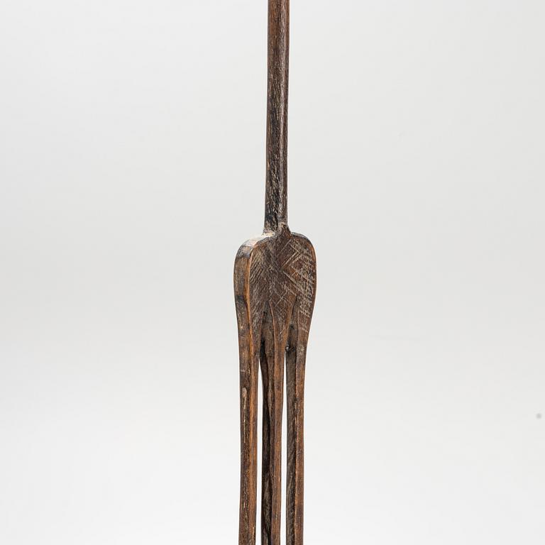 Twelve sculptures, reportedly from Makonde, Tanzania, Luba, Congo, and moore, from the second half of the 20:th century.