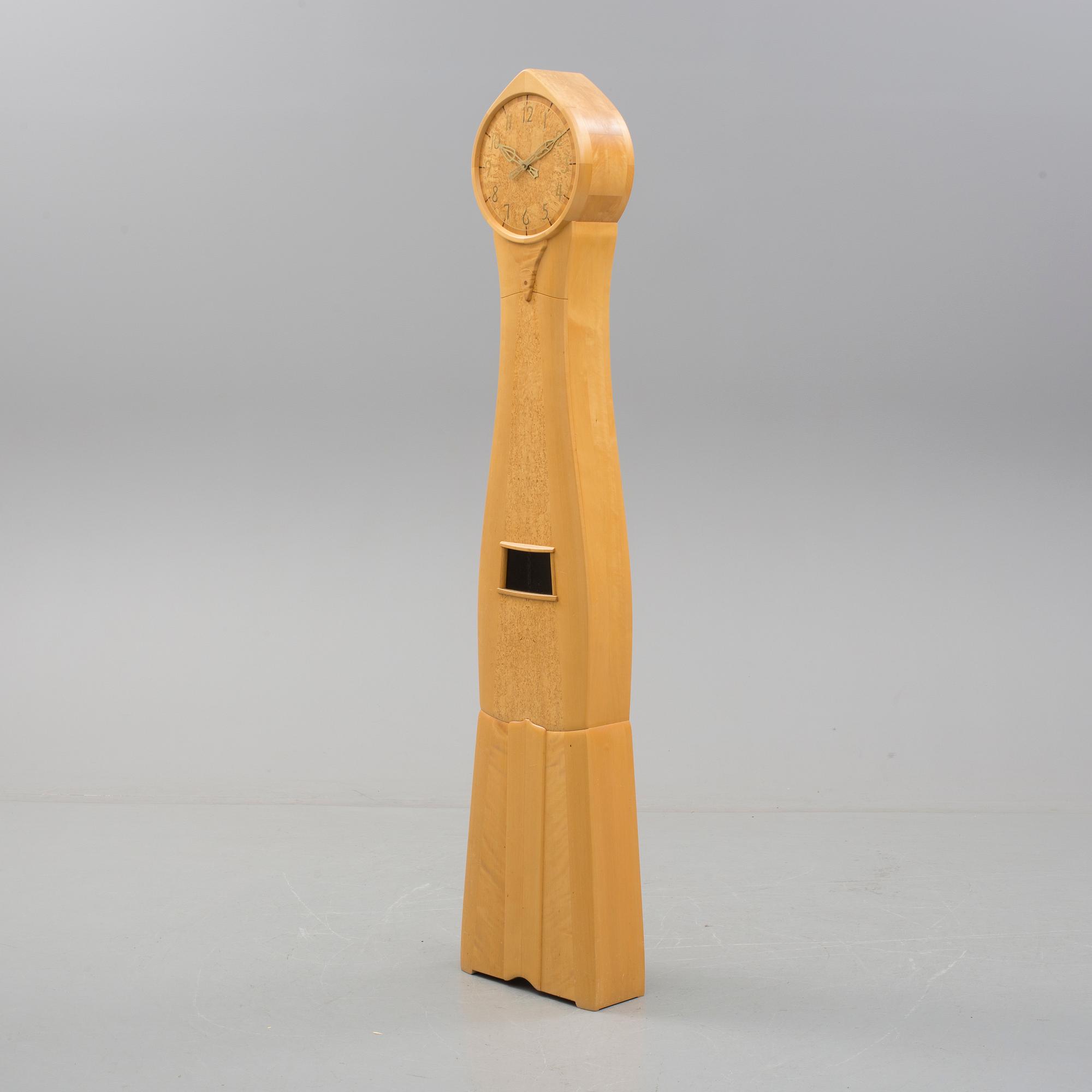 GOLVUR, Carl Malmsten, "Tidlösa", modellen formgiven år 1964.