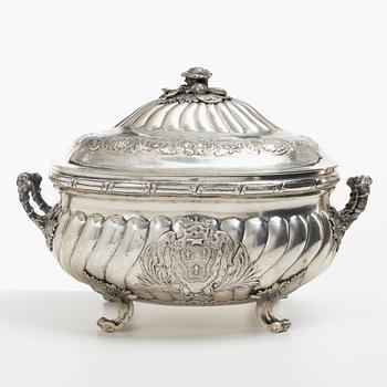 Terrin med lock, silver, Frankrike, omkring år 1900.