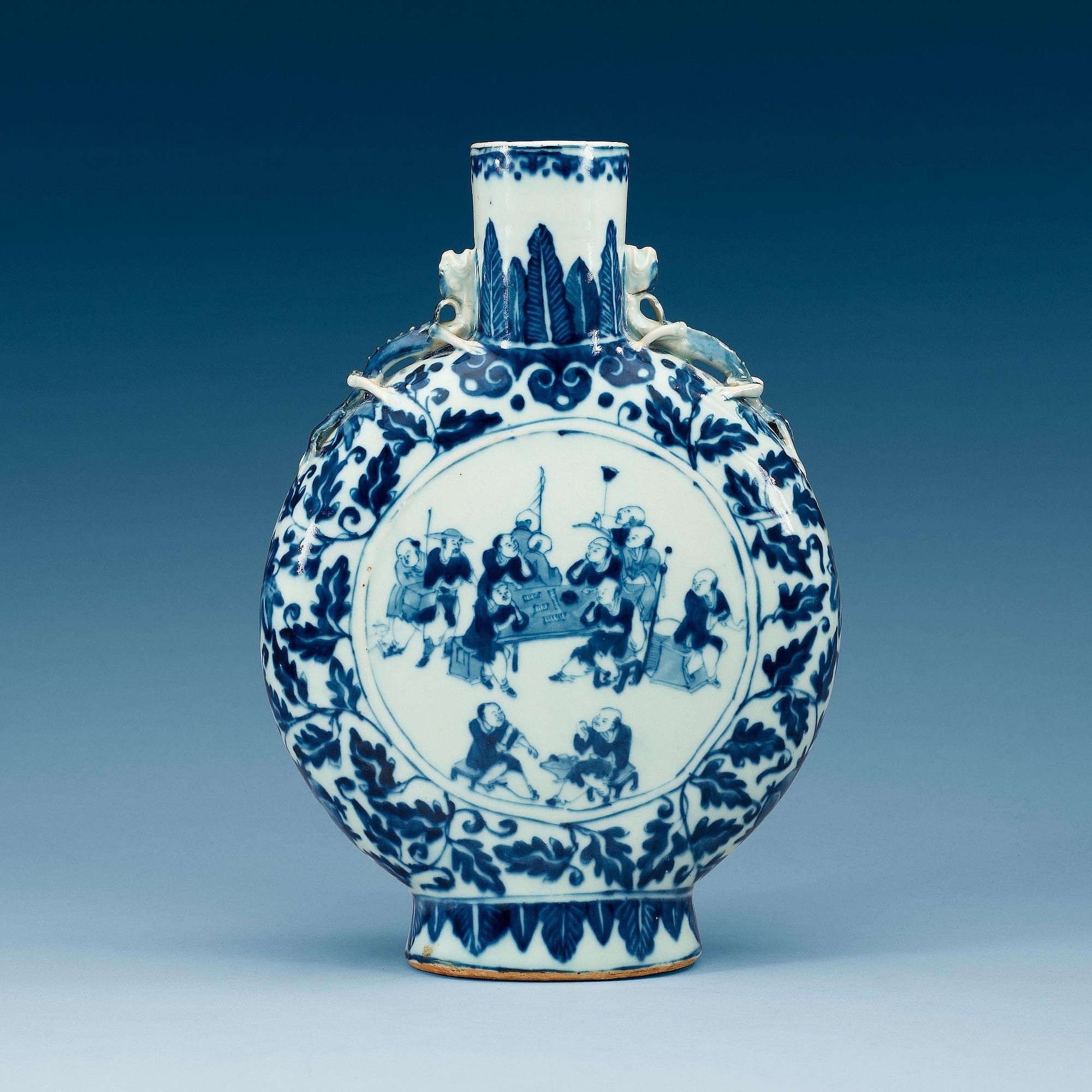PILGRIMSFLASKA, porslin. Qing dynastin, 1800-tal.