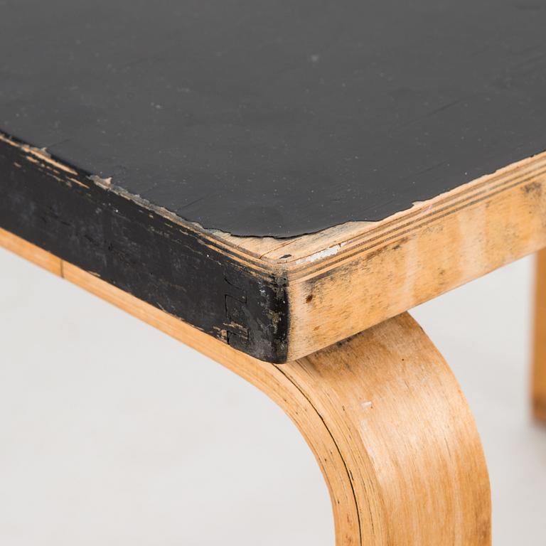 Alvar Aalto, bord, modell 86 för O.Y. Huonekalu- ja Rakennustyötehdas A.B. 1900-talets mitt.