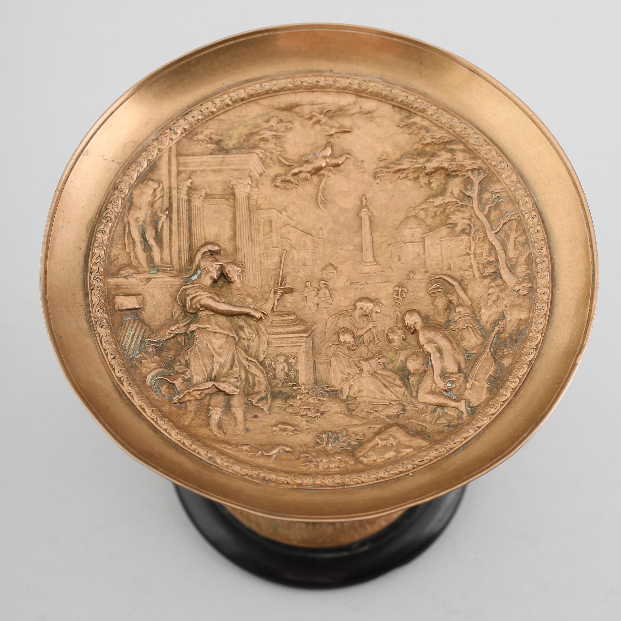 TAZZA, bronserad metall, 1800-talets andra hälft.