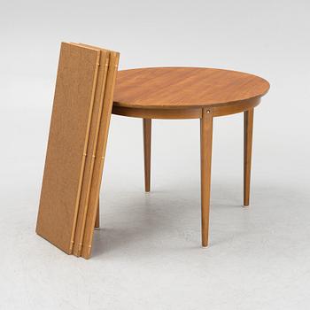 A dining table, 1960's/70's.