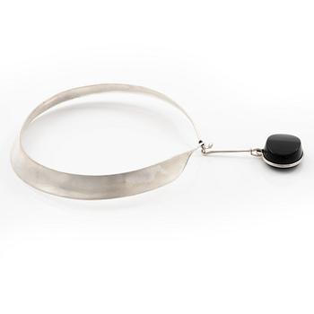 Vivianna Torun Bülow-Hübe, a sterling silver necklace with a obsidian pendant, Georg Jensen, Denmark.