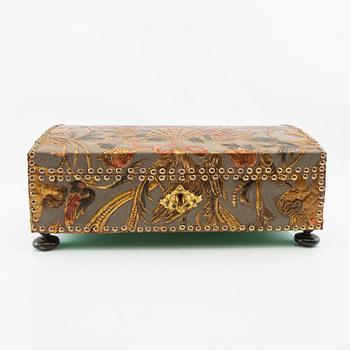 Casket in Baroque style, late 19th century.