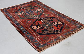 Matta, antik s.k. "Cloud band Kazak", ca 230 x 144 cm.