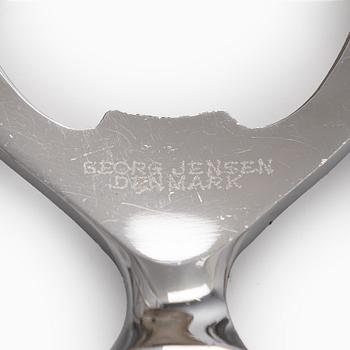 Georg Jensen, Kastikekauhoja, pari "Dronning/Acanthus", ja pullonavaaja, "Konge/Achorn" sterlinghopeaa, vuoden 1945 jälkeen.