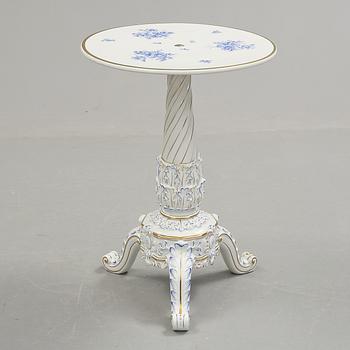 BORD, porslin, Tyskland, 1900-talets andra hälft.
