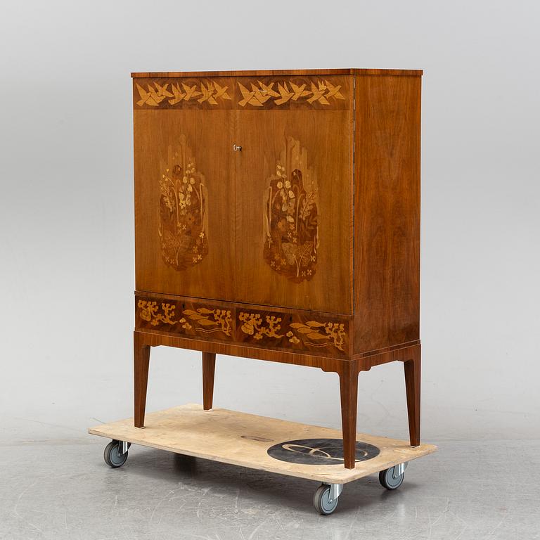 Skåp, Mjölby Intarsia, troligen. 1940-tal.