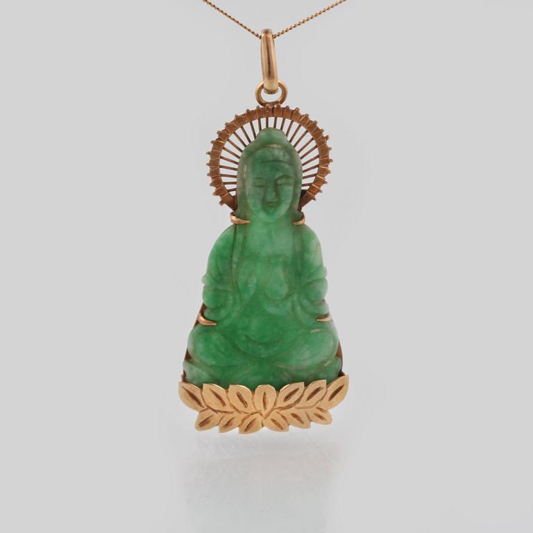 HÄNGE, 14K guld samt skuren jadeit. Vikt 11,1 gram.