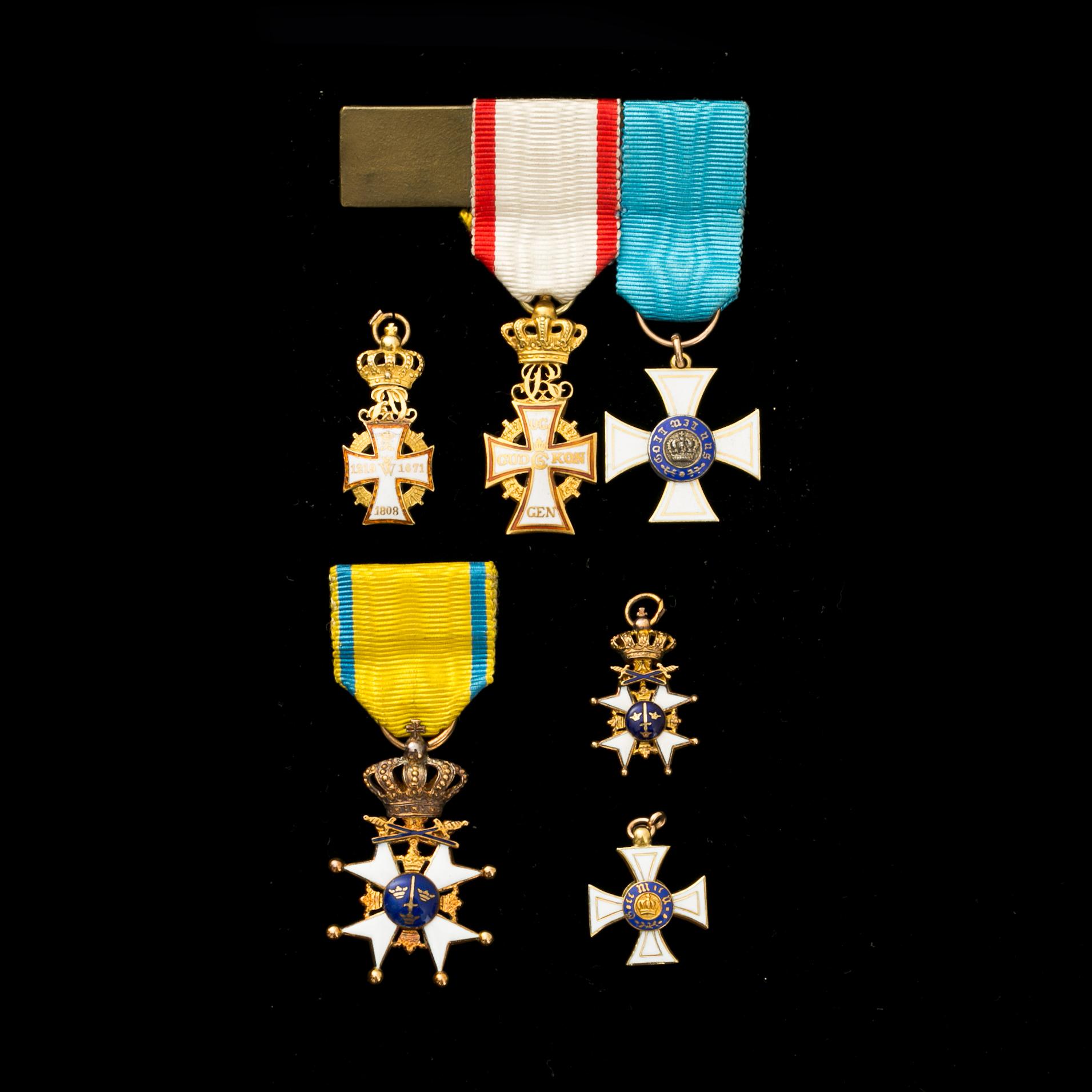 MINIATYRER, Kungliga Dannebrogsorden, svärdsorden samt Kronenorden.