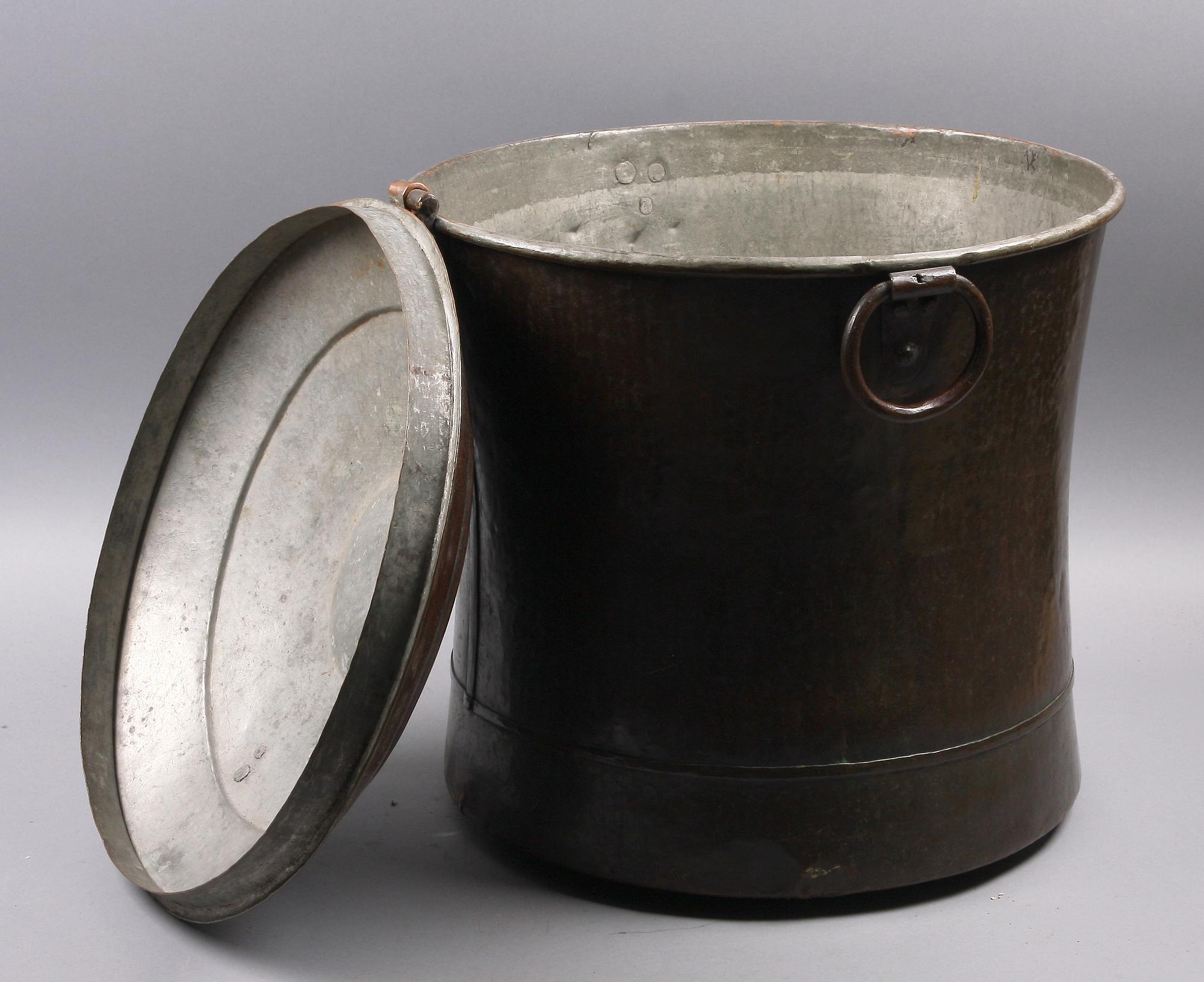 VATTENTUNNA, koppar, 1800-tal.