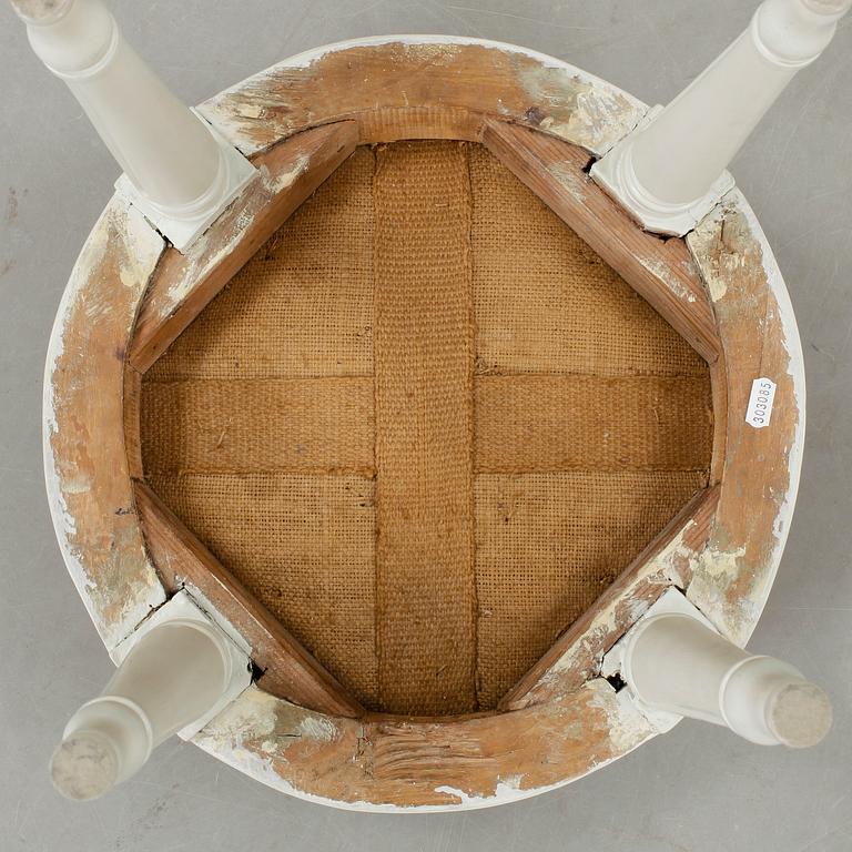 TABURETTER, ett par, gustavianska, omkring 1800.