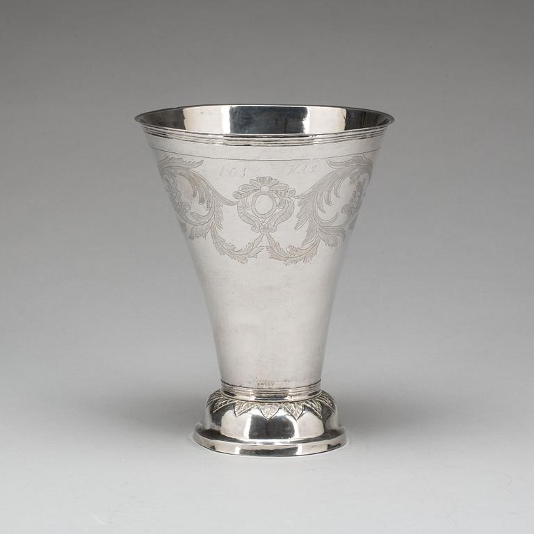 POKAL, silver, Lars Löfgren, Hudiksvall 1845. Vikt 298 gram.