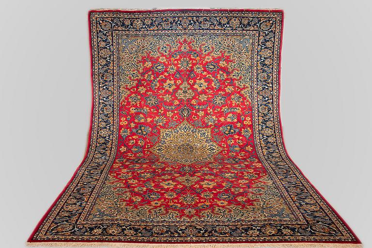 A CARPET, Najafabad, Signerad Enteshari, ca 470 x 338 cm.