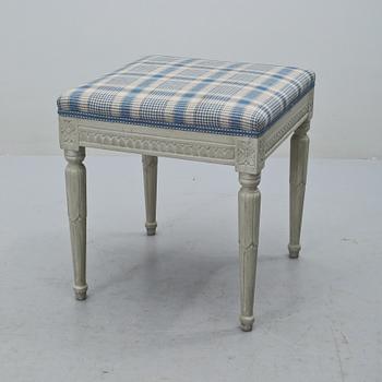 TABURETT, gustaviansk stil, 1900-talets första hälft.