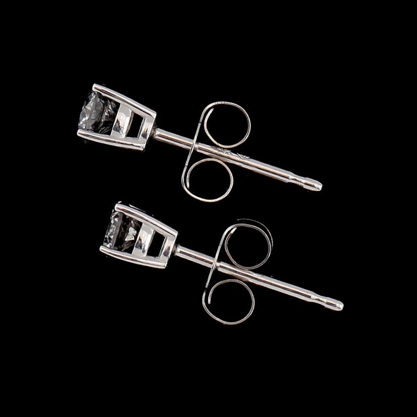 ÖRHÄNGEN, 1 par, 14K vitguld, briljantslipade diamanter tot ca 0.25 ct.