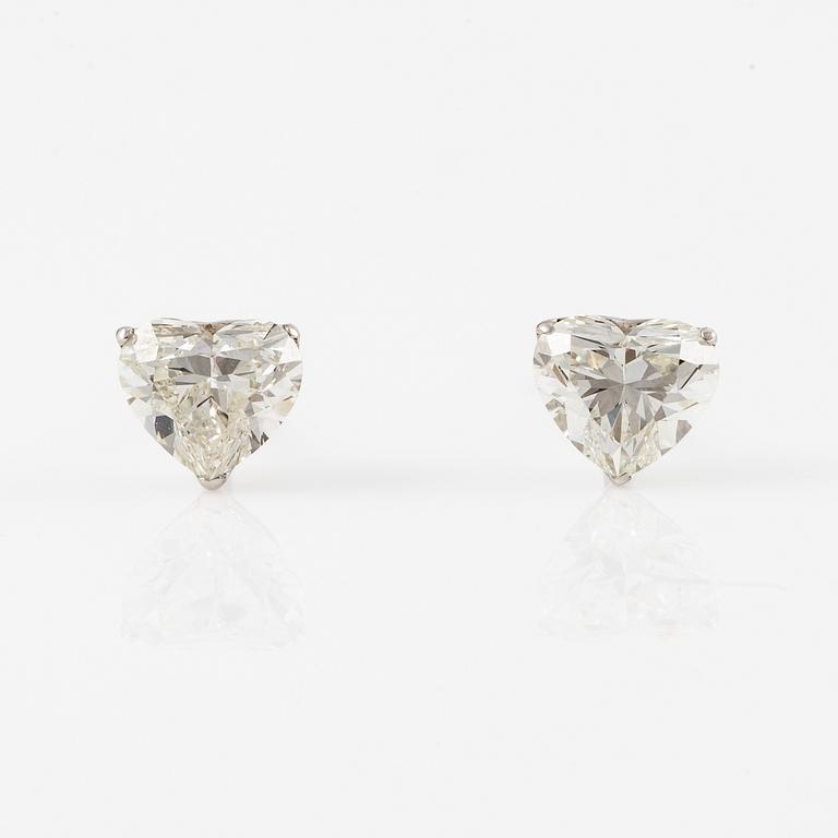 Earrings, 18K white gold set with heart-shaped brilliant-cut diamonds totalling 1 ct, accompanied by GIA dossier.