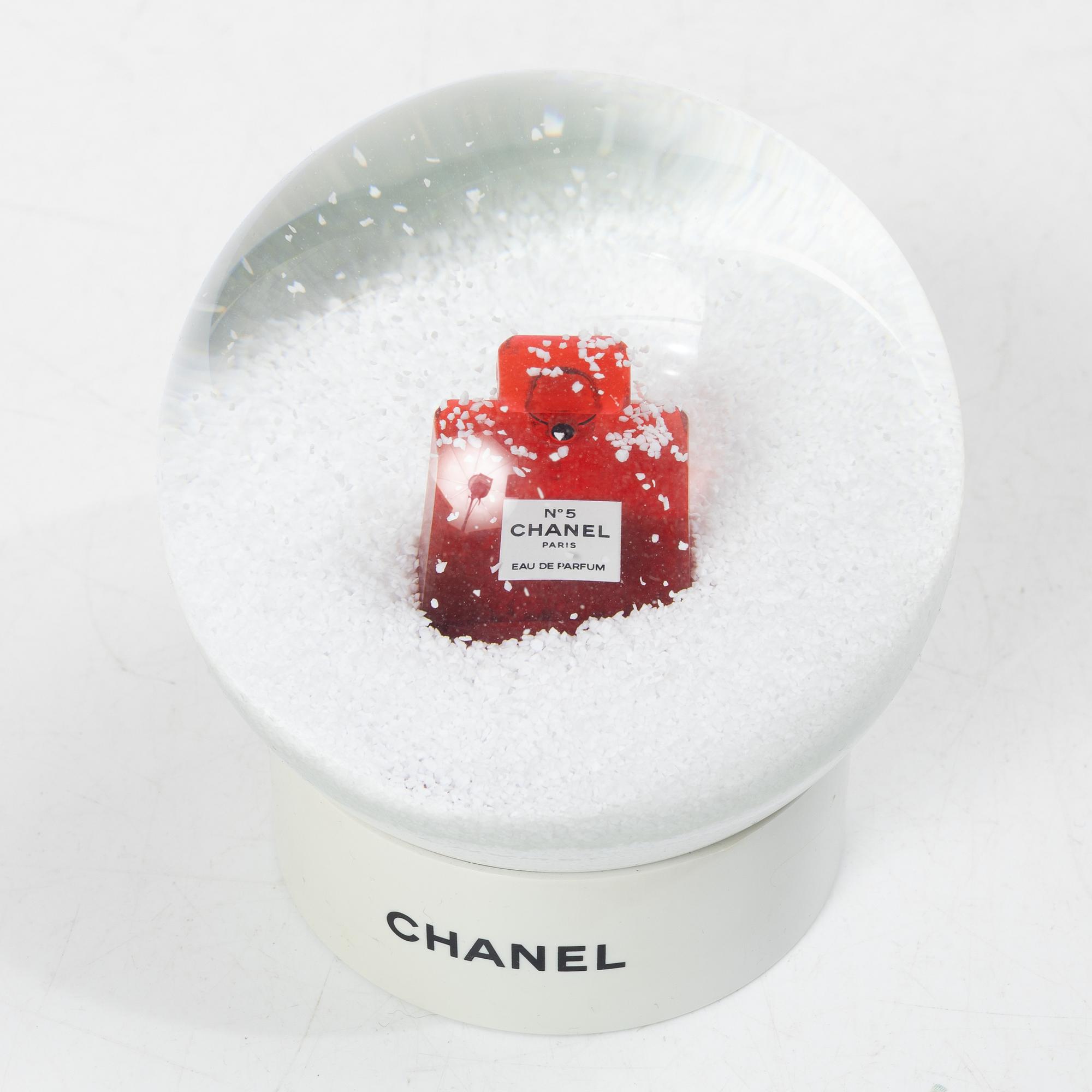 Chanel, Snöglob.