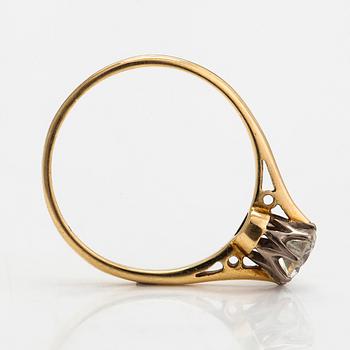 Ring, solitär, 18K guld, briljantslipad diamant ca 0.60 ct, London 1978.