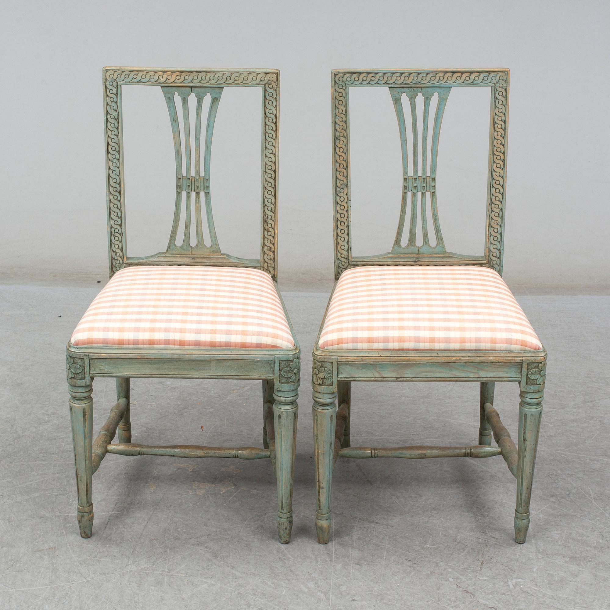 STOLAR, ett par, gustaviansk stil, 1800-talets andra hälft.