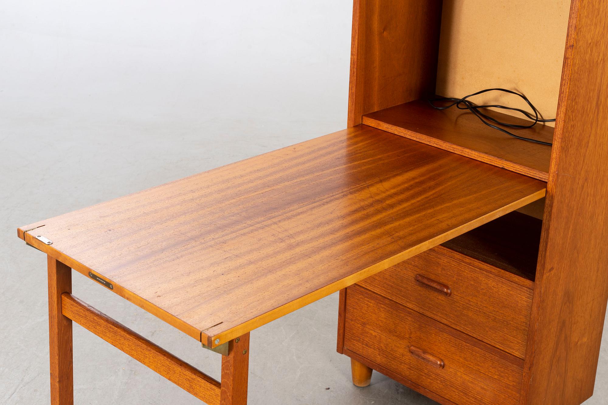 SKÅP MED SKRIVBORD, 1950-tal.