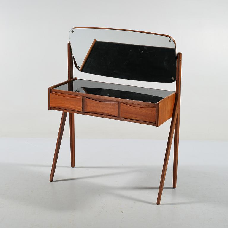 SMINKBORD, 1900-talets tredje kvartal.