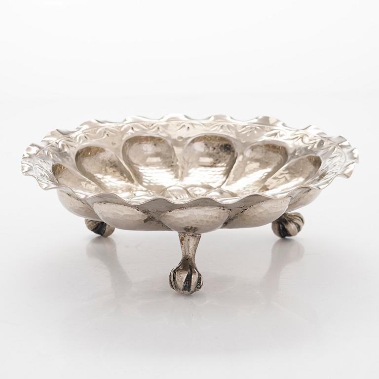 Skål, silver, 1900-tal. Stämplad P. Colonial med Native American märke.